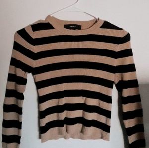 ✯ Forever 21 cropped sweater ✯